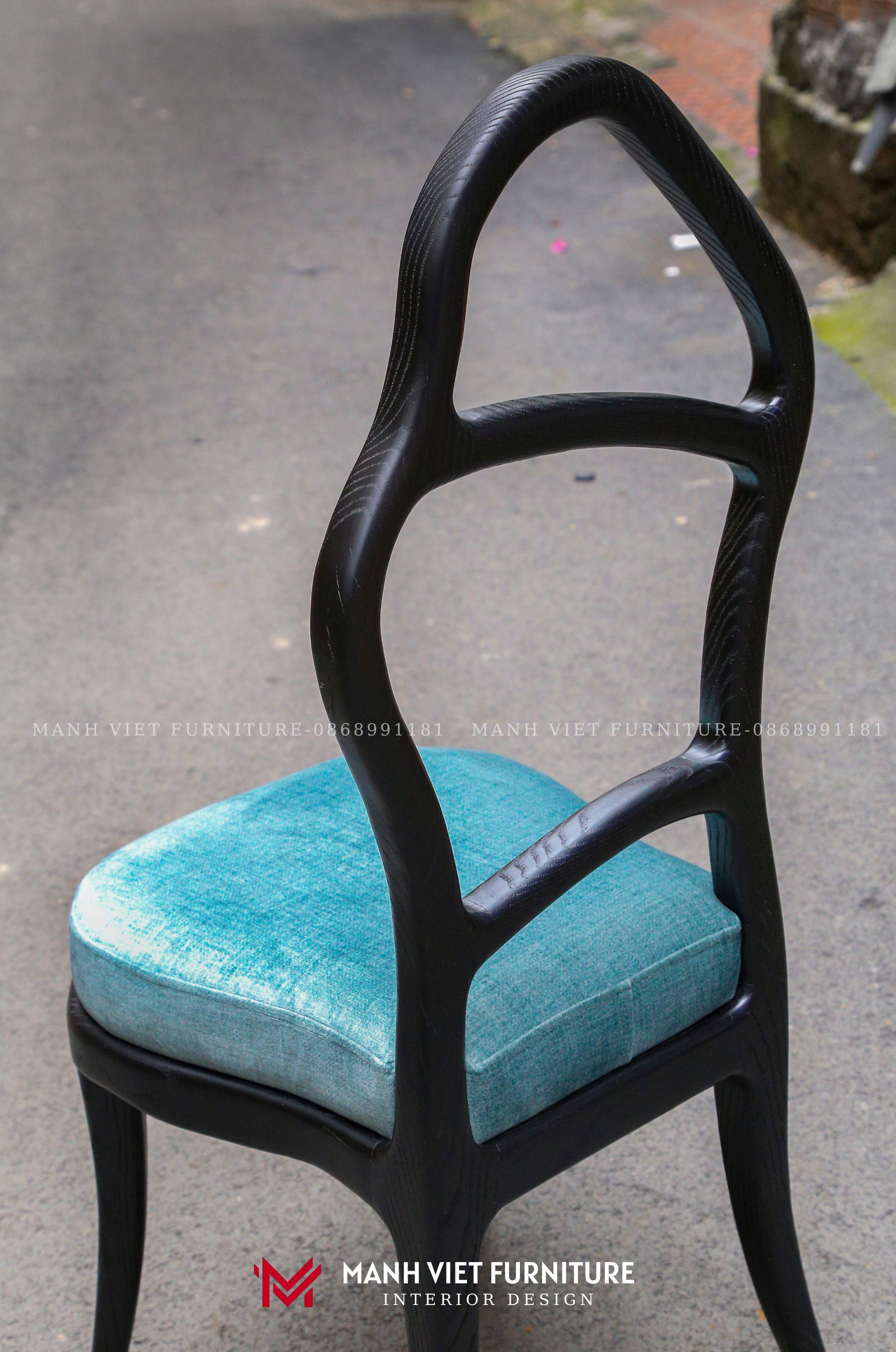 Lily Chair