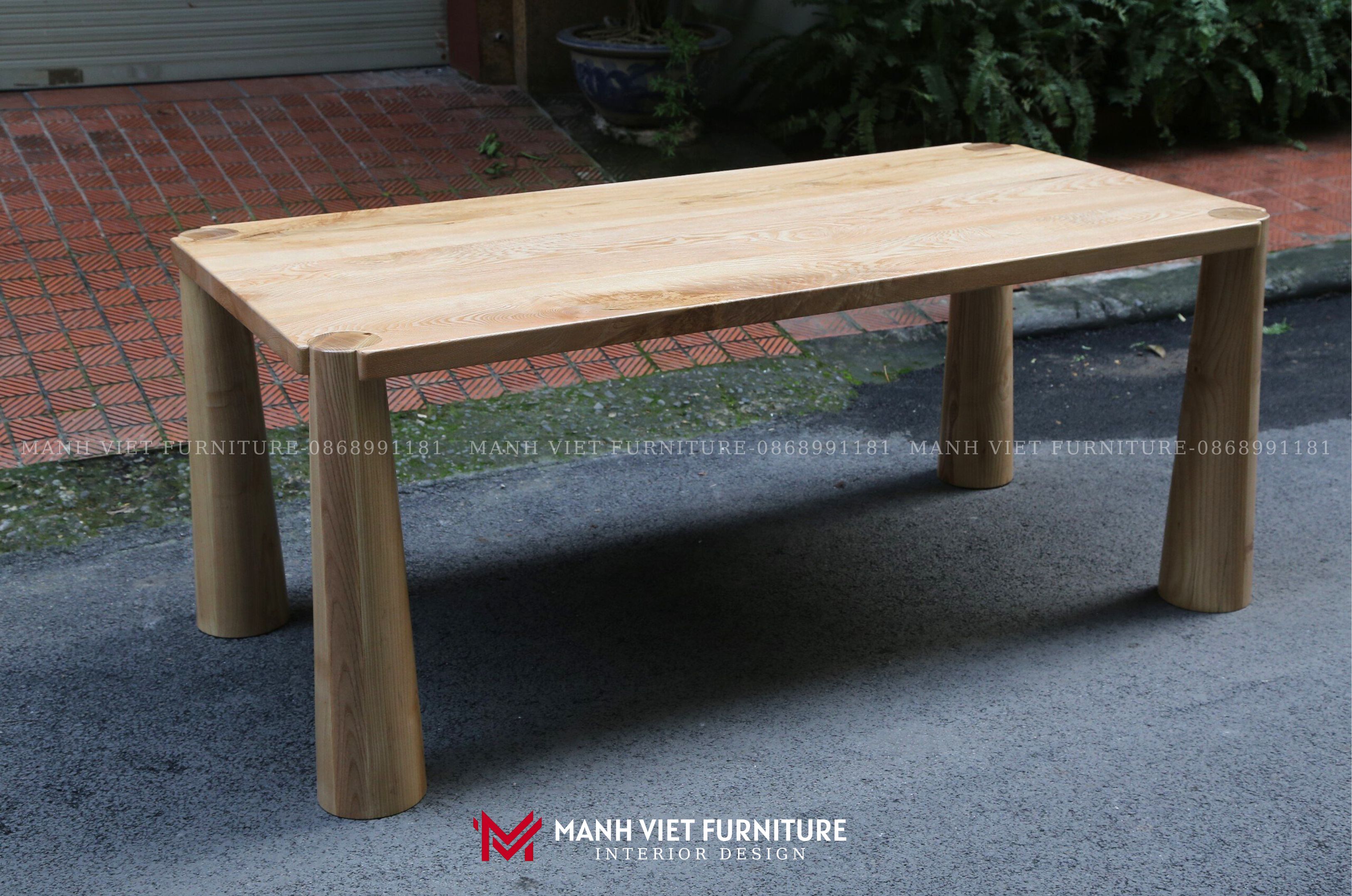 Store Dining Table