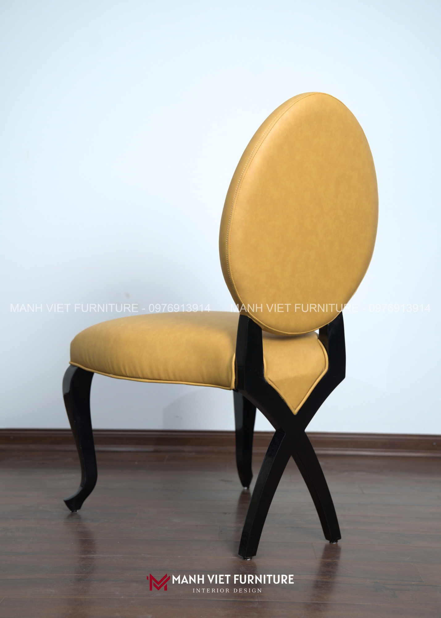 Ovale Chair