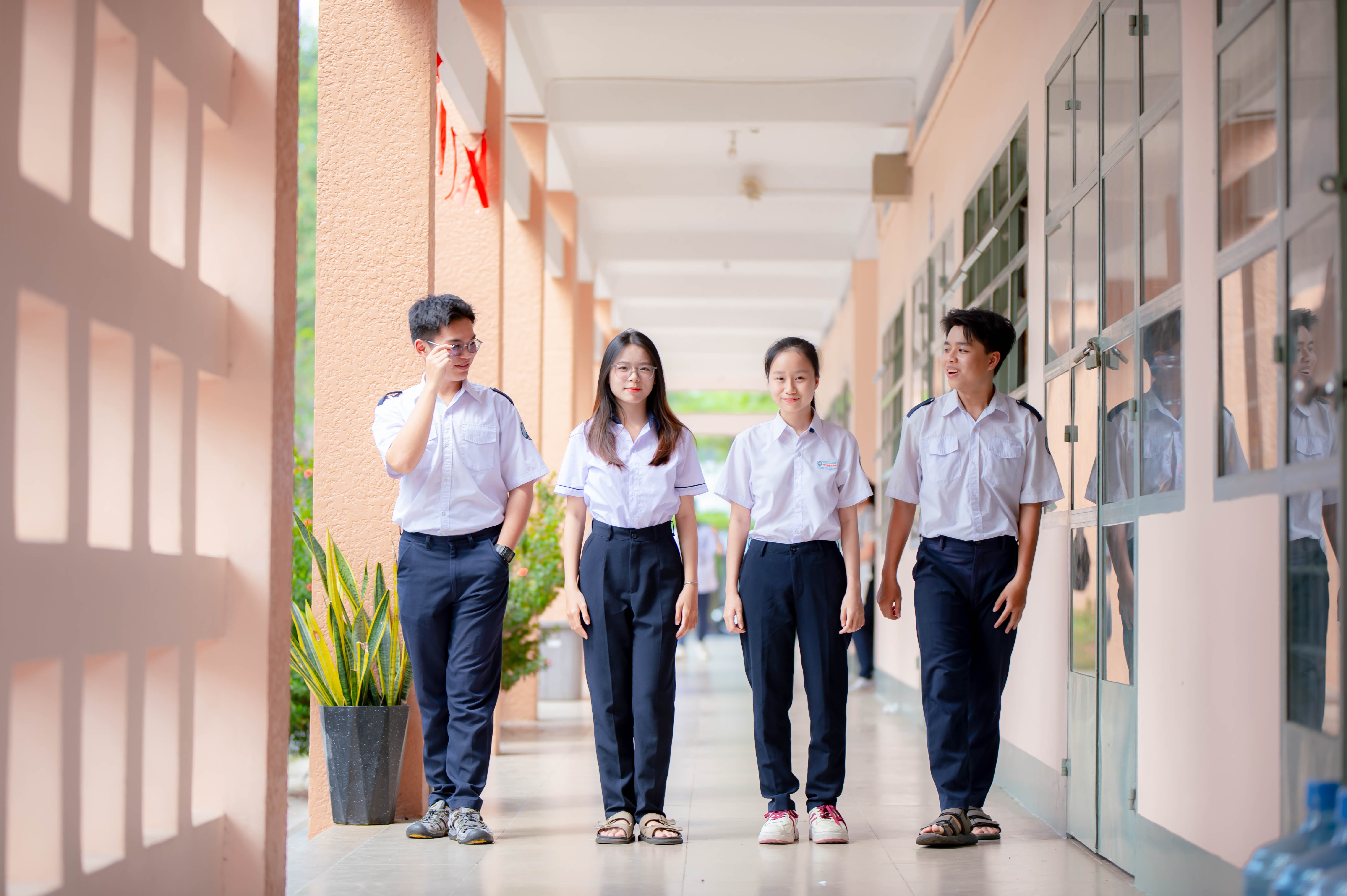 Áo học sinh nữ cấp 2 - Trường Thực Hành Sư Phạm