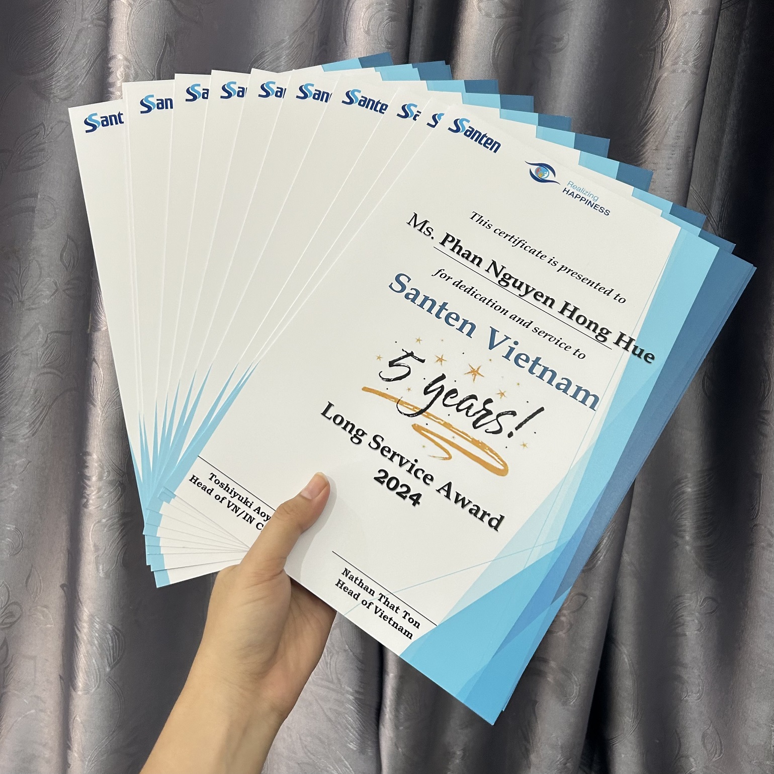 Làm Khung Bằng Khen Tại TPHCM Giá Rẻ