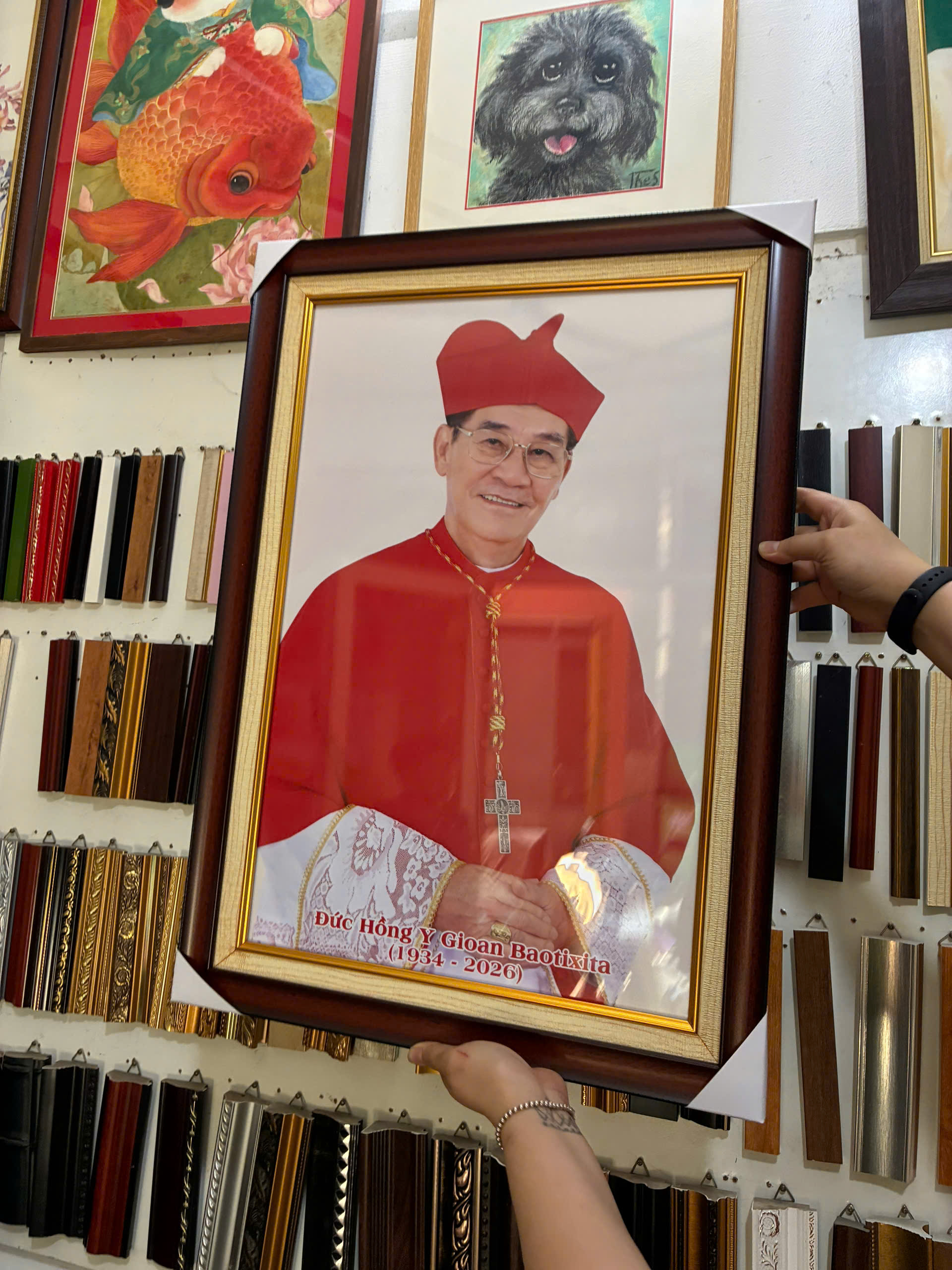 Đóng khung tranh 40x60 giá bao nhiêu?