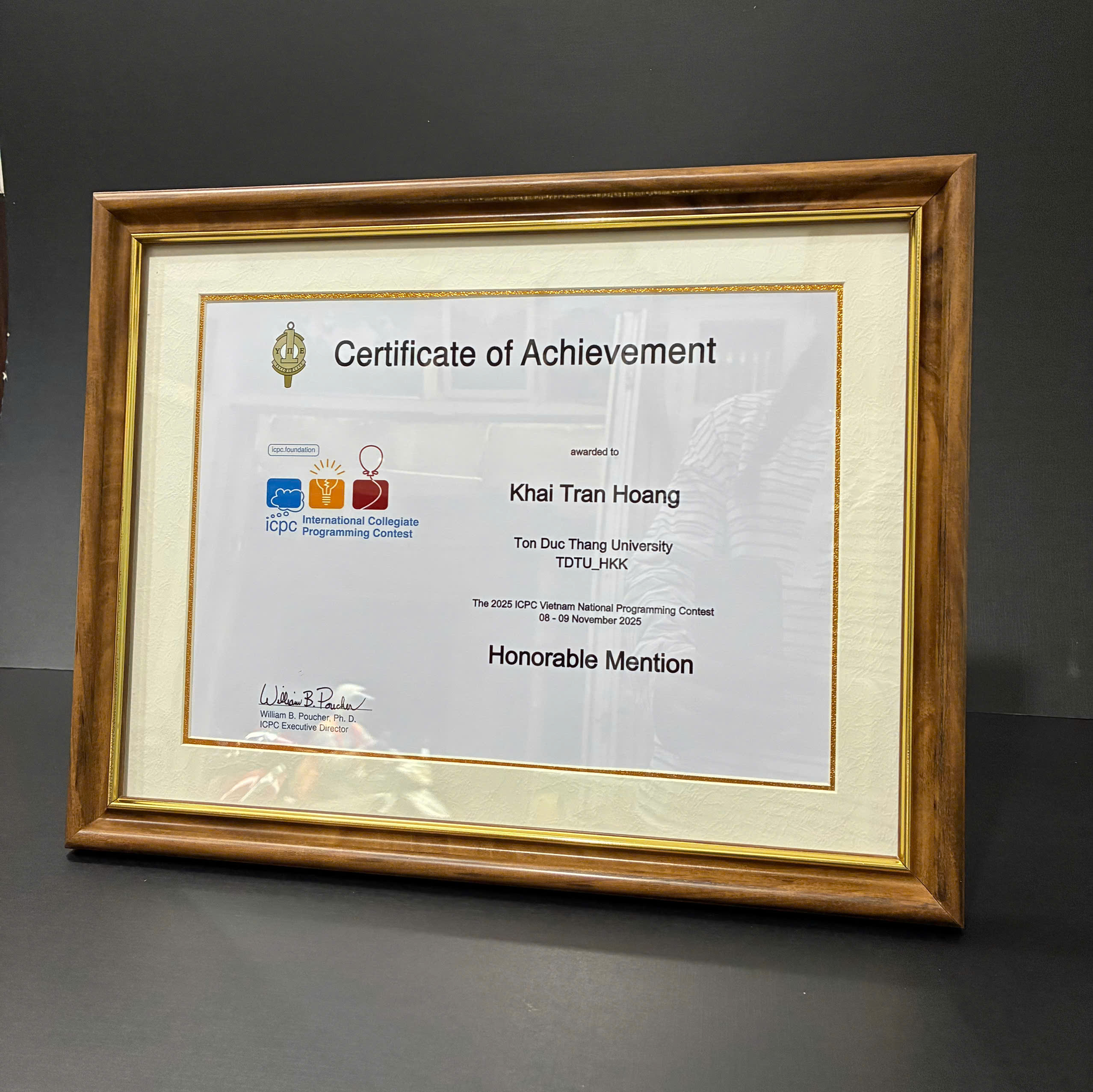 KHUNG BẰNG KHEN NƯỚC NGOÀI 103CV BO TRẮNG CV