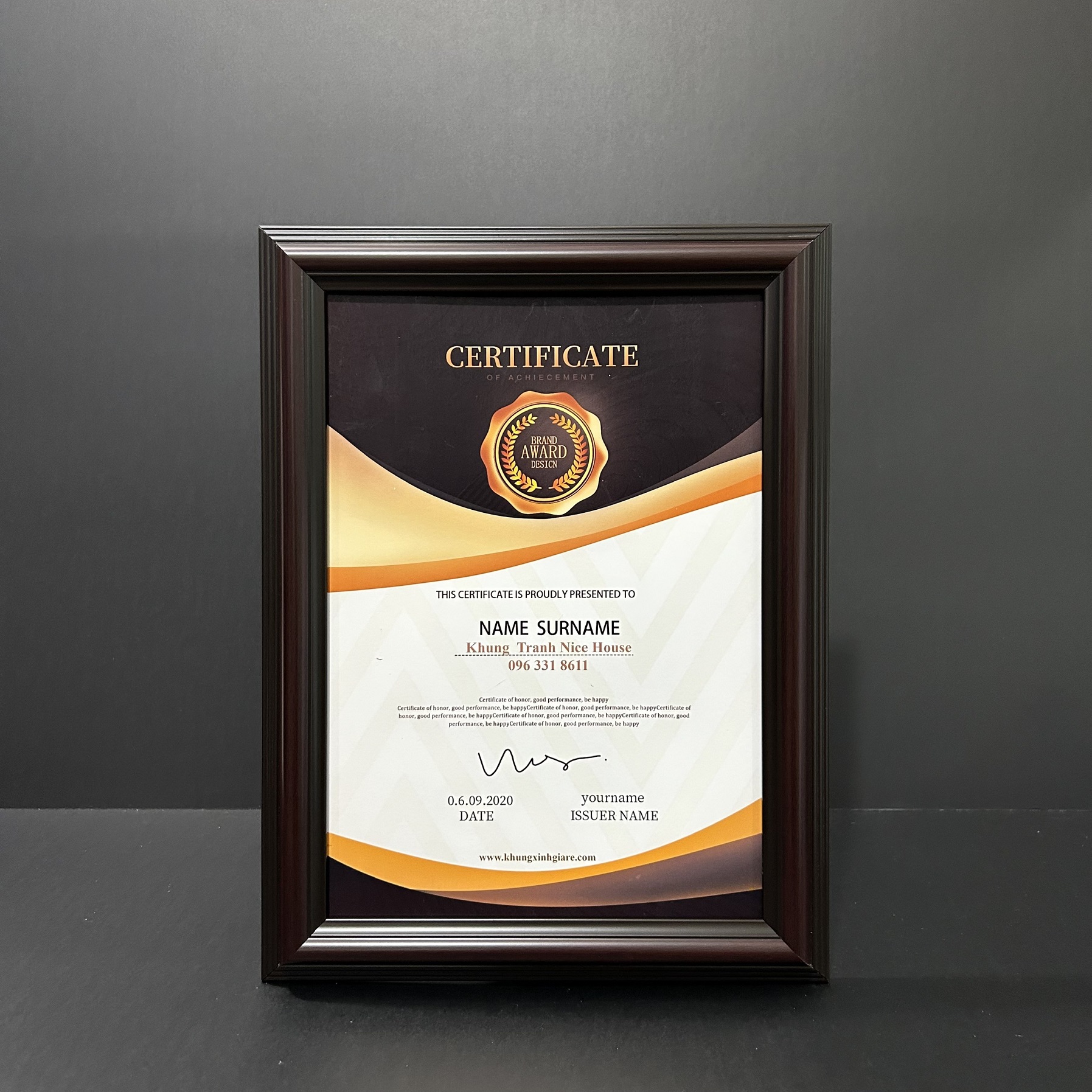 Khung Bằng Khen Nâu Cổ Điển 1245