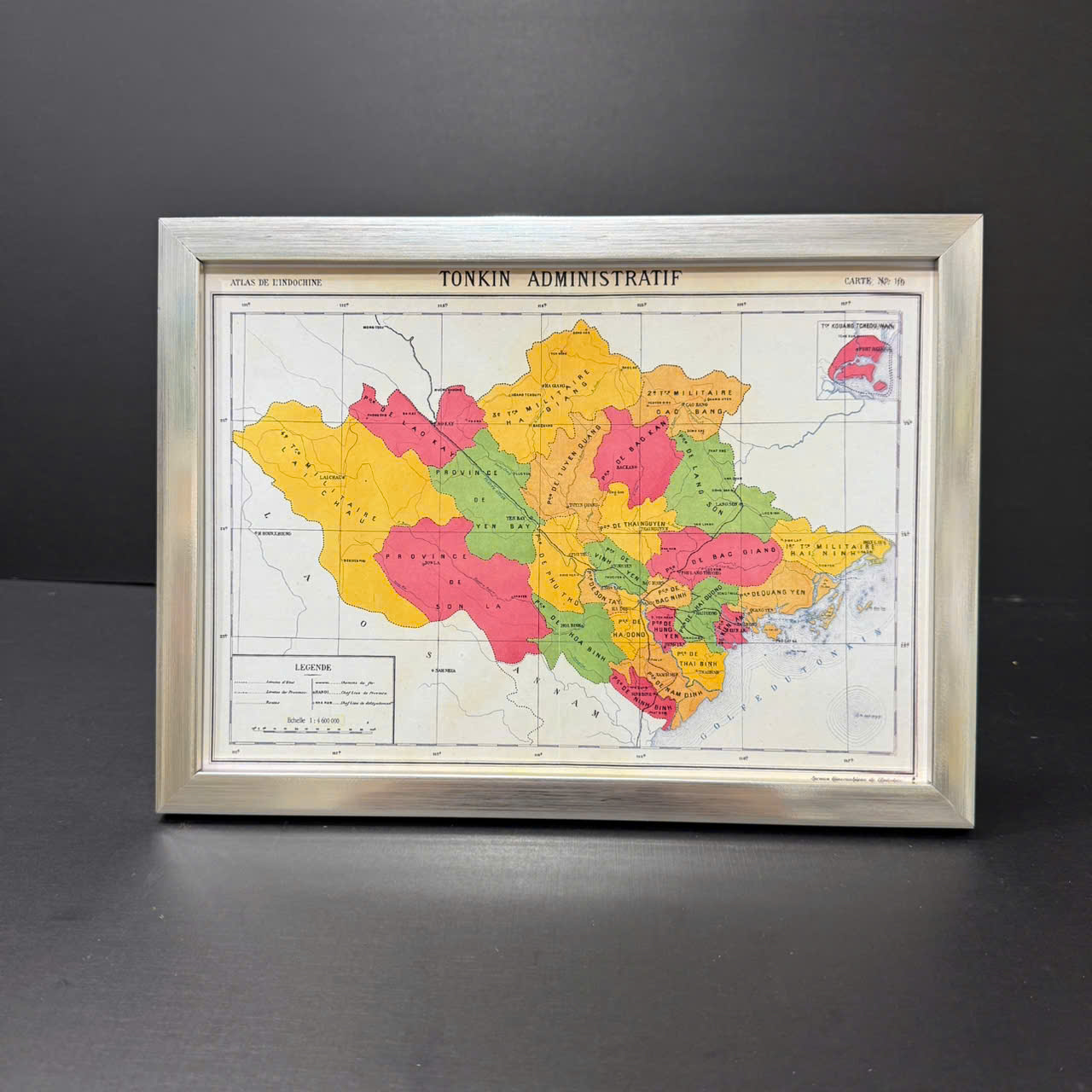 Khung bản đồ đẹp màu bạc F1B S