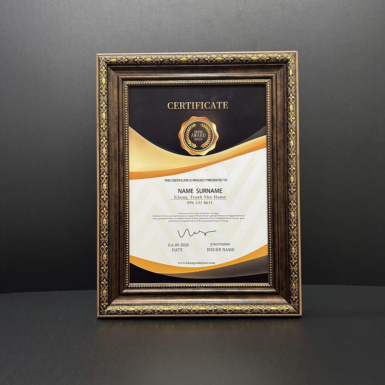 Khung Bằng Khen Nâu Cổ Điển B128