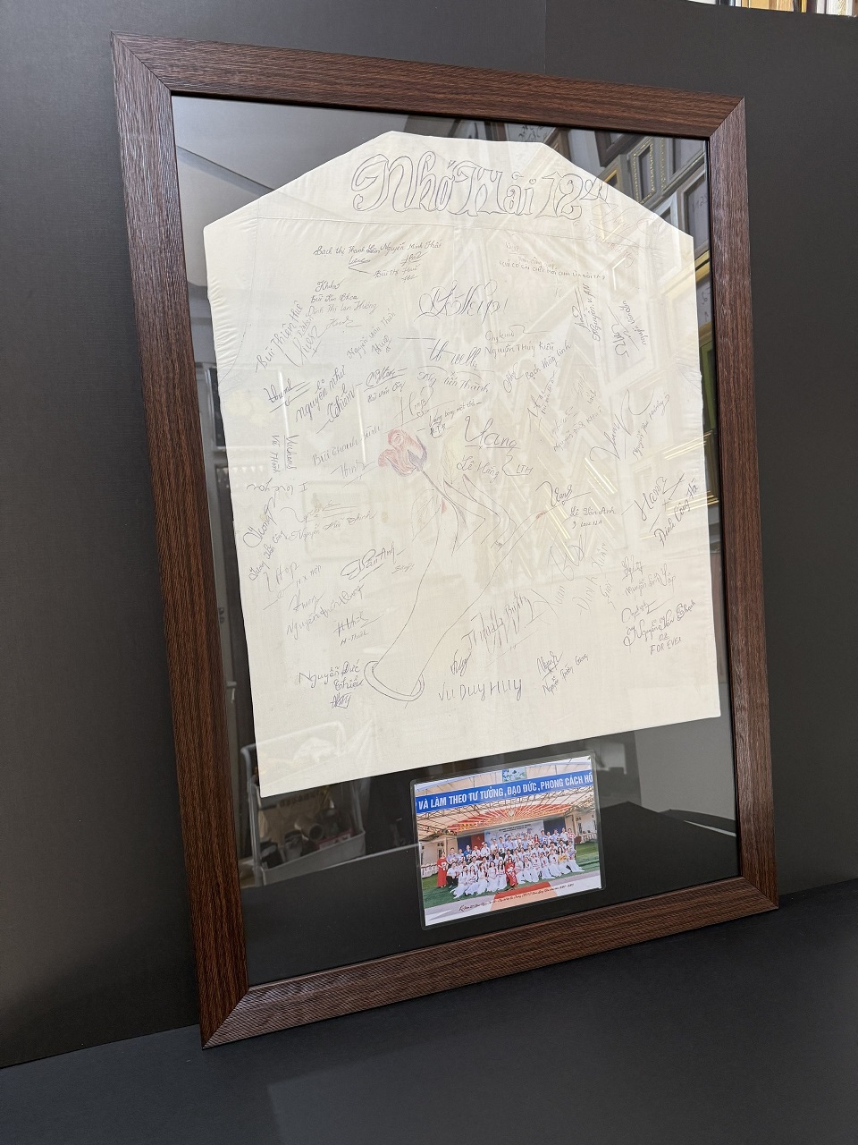 Khung Áo Sơ Mi Kỷ Niệm Đẹp