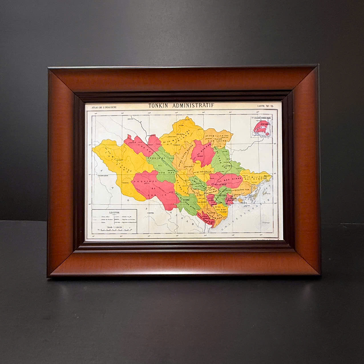 Khung bản đồ đẹp vân gỗ S902 BR