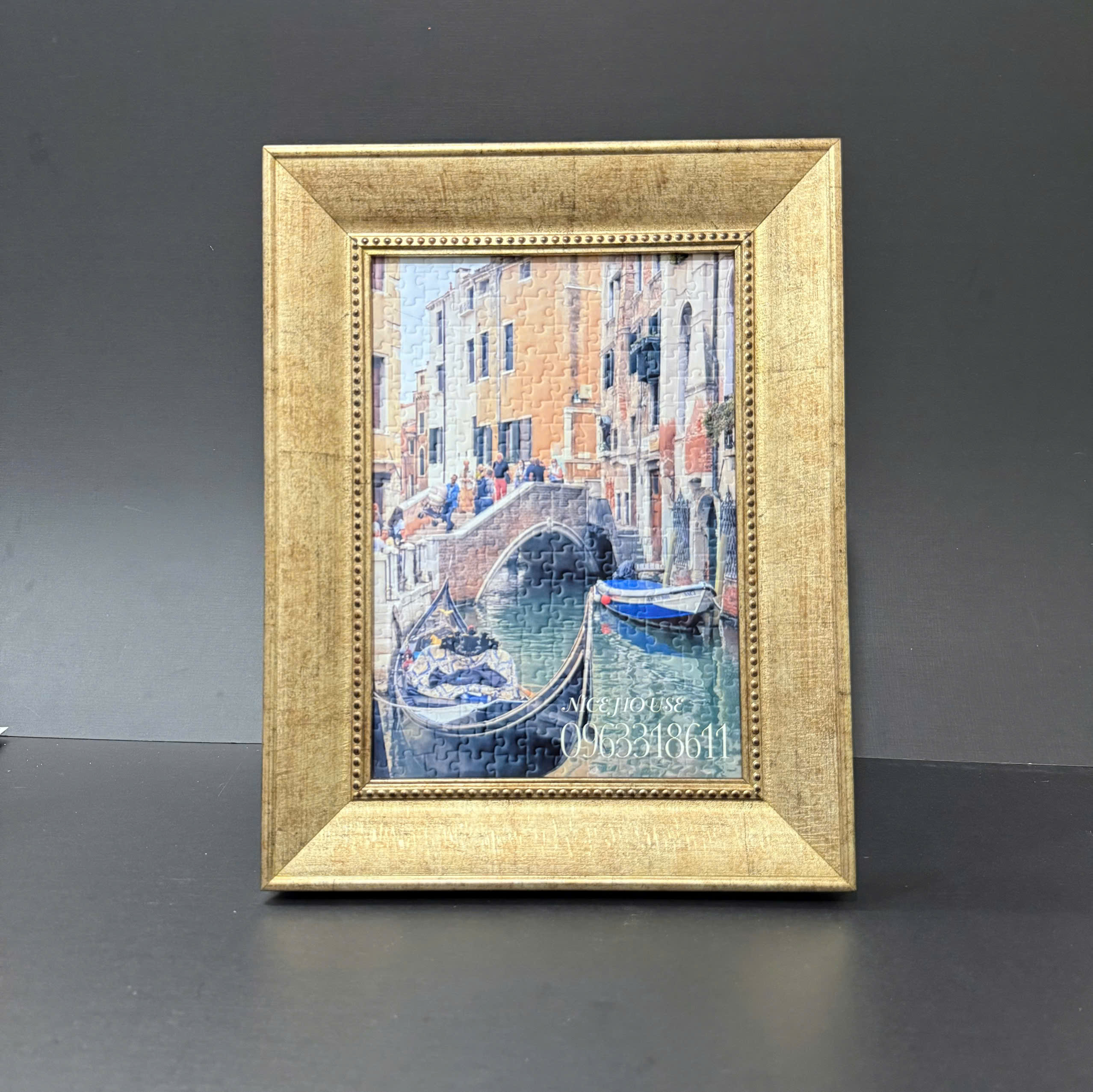 Khung Tranh Ghép Vàng Xước T600