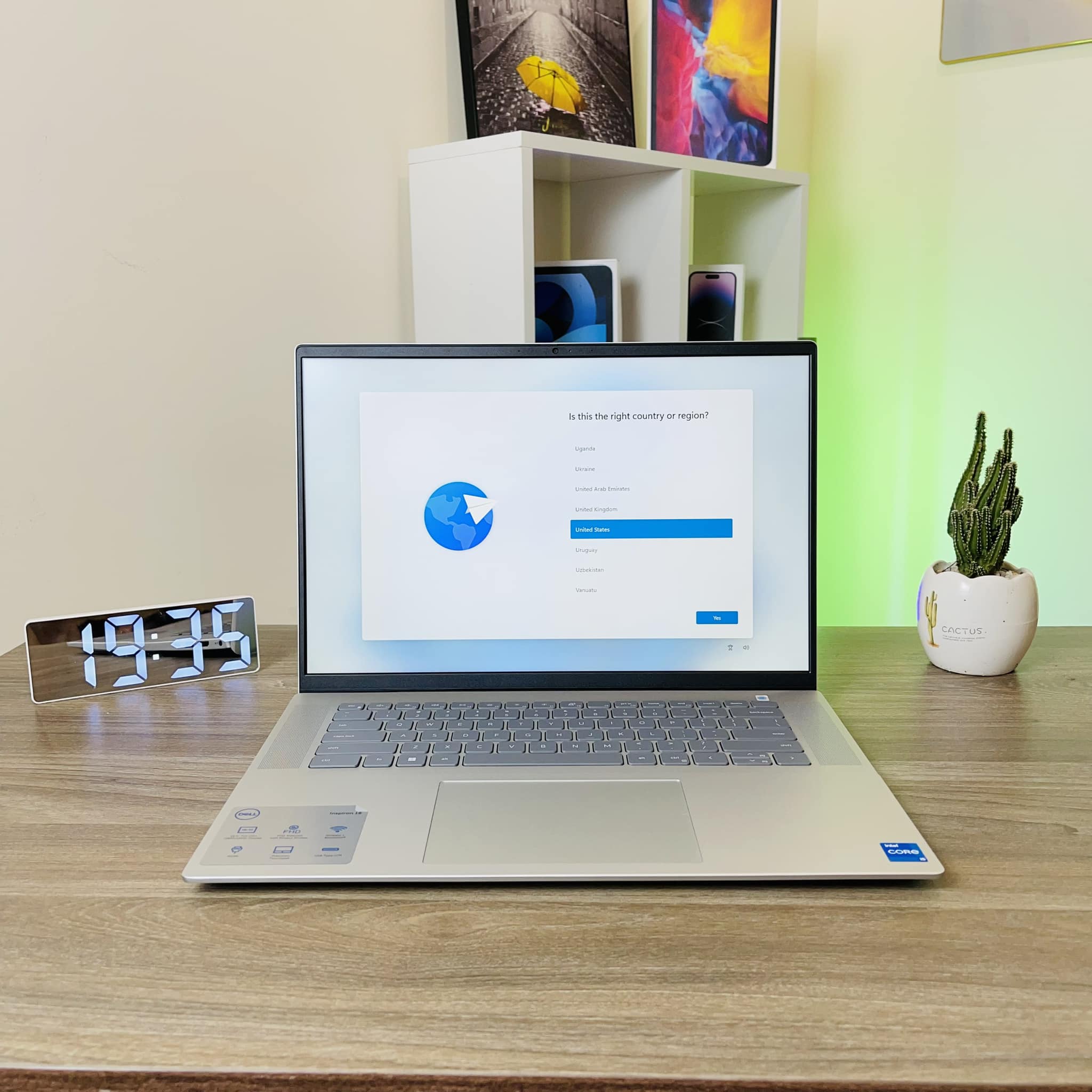 Dell Insprion 16 5620 i5 - 1235U