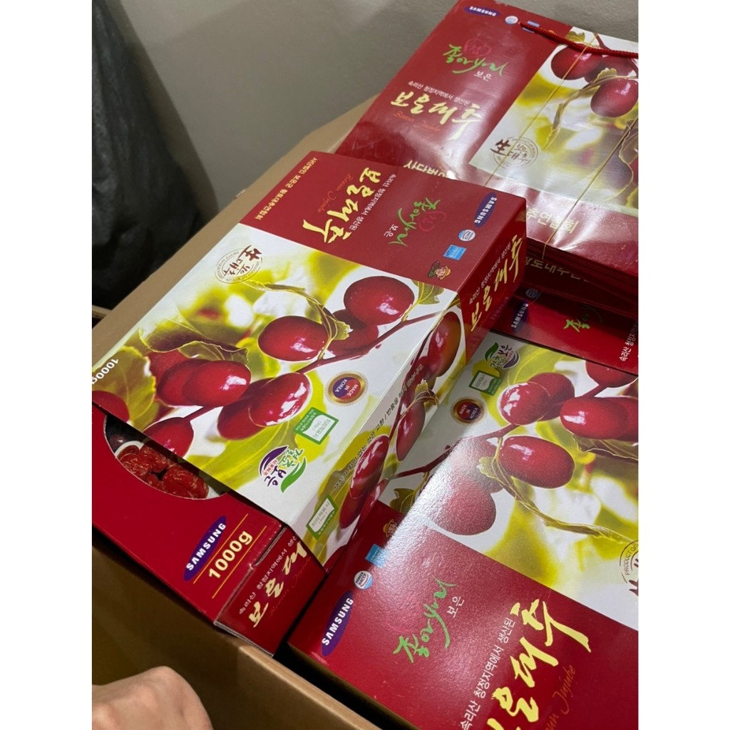 [Mã GROSALE2703 giảm 8% đơn 250K] Táo Đỏ Hàn Quốc Loại 1 - Hàng Chuẩn Đủ Cân - Combo 5 Hộp