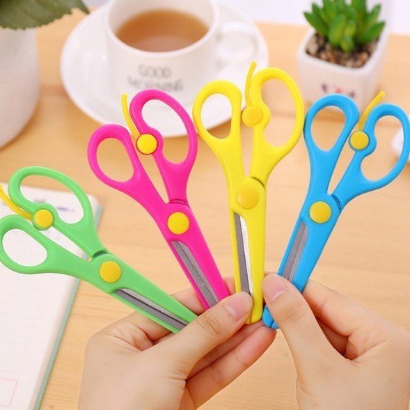 Kéo Thủ Công  Trợ Lực Đảm Bảo An Toàn Cho Bé Mới Tập Cắt Giấy
