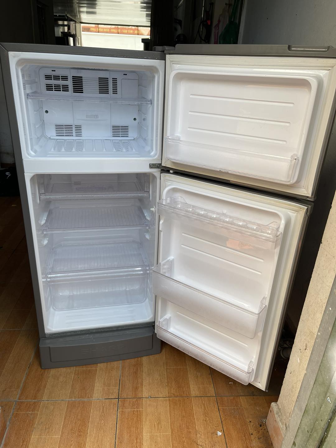 TỦ LẠNH SHARP 178L