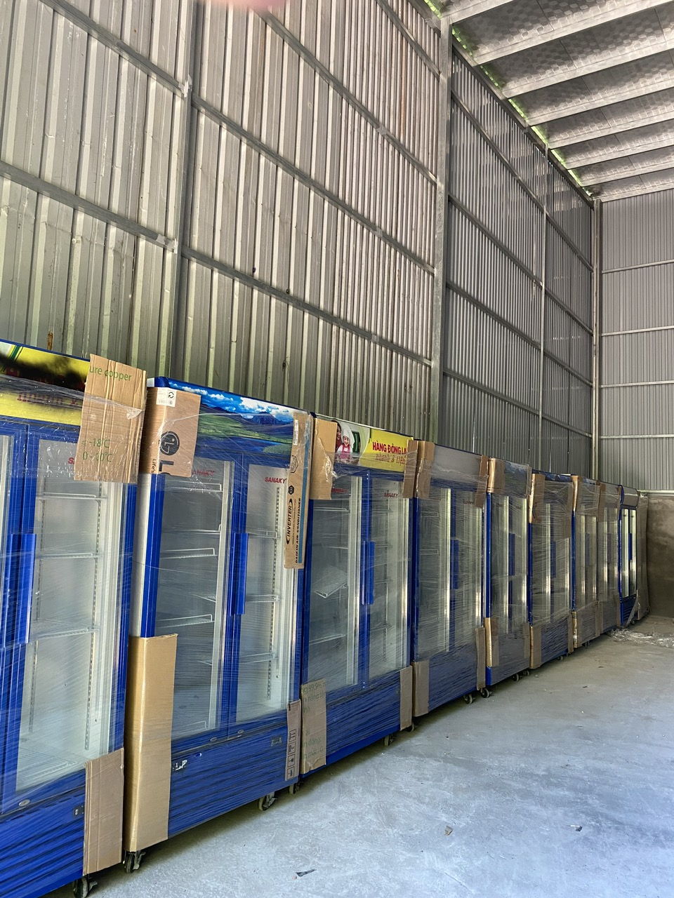 TỦ MÁT SANAKY THANH LÝ 1200L 90%