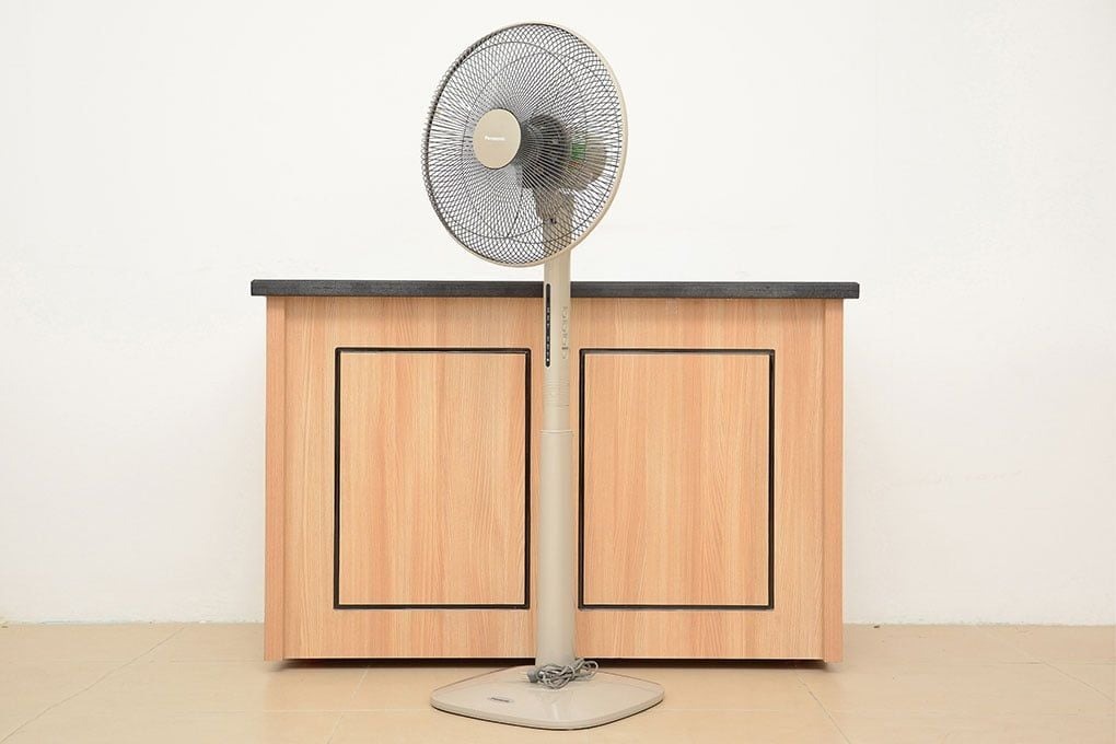 Quạt đứng Panasonic F-409KB/ F-409KBE/ F-409KMR (Có 3 màu: xanh, đỏ, be)