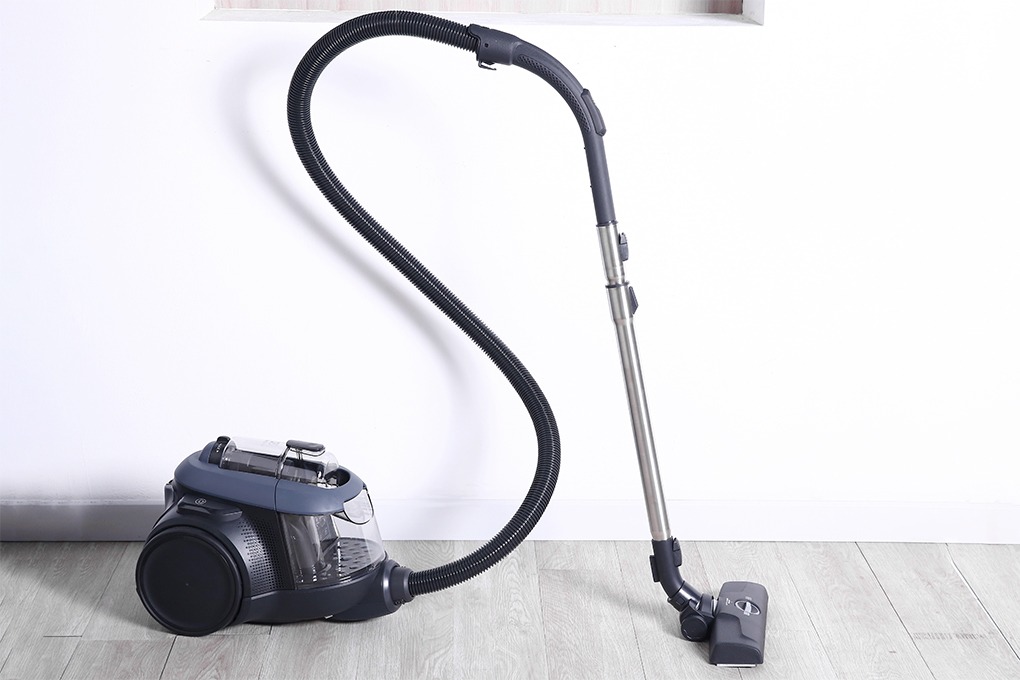 Máy hút bụi Electrolux dạng hộp  EFC71611