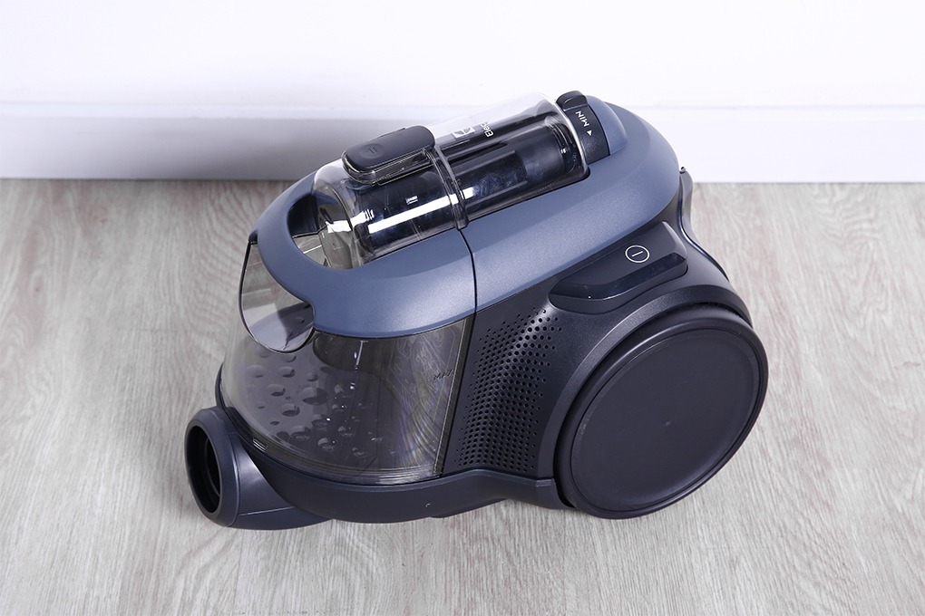 Máy hút bụi Electrolux dạng hộp  EFC71611