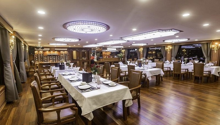 Du thuyền Calypso Lan Hạ