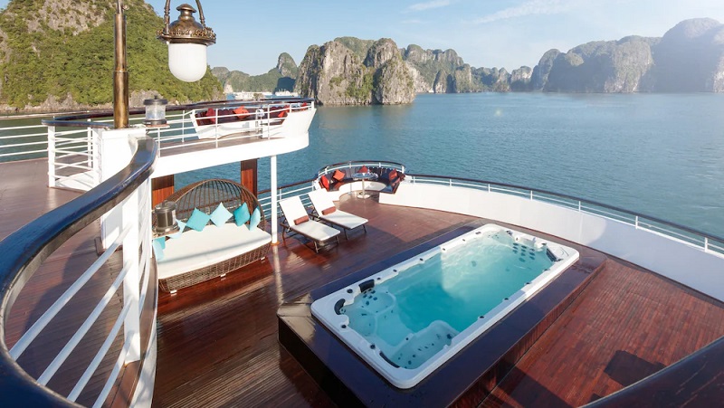 Du thuyền Ambassador Hạ Long