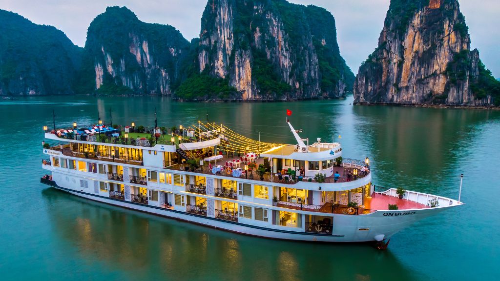 Du thuyền Verdure Lotus Grandeur