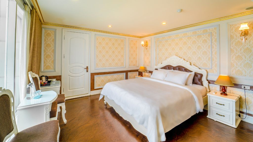 Du thuyền Verdure Lotus Grandeur