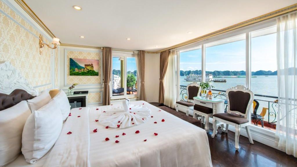 Du thuyền Verdure Lotus Grandeur