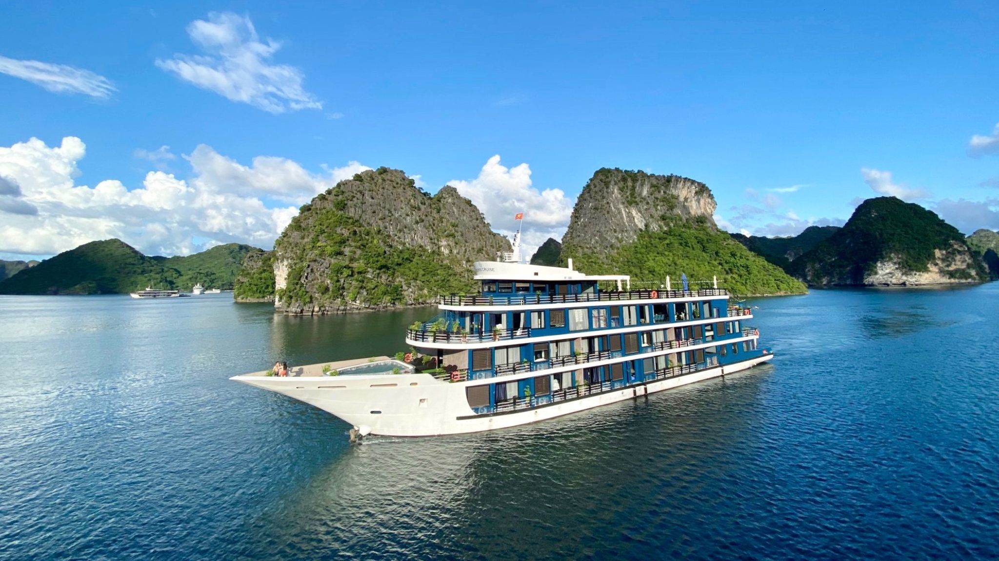 Du thuyền Doris Lan Hạ