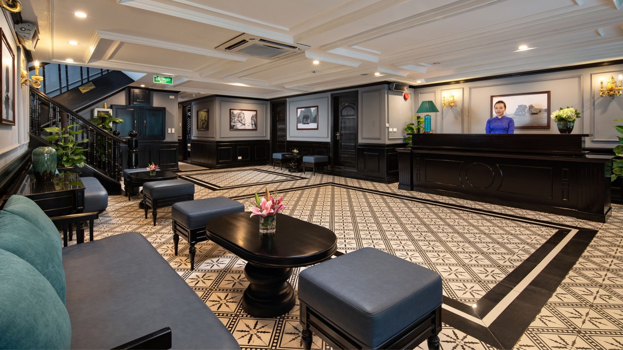 Du thuyền Doris Lan Hạ