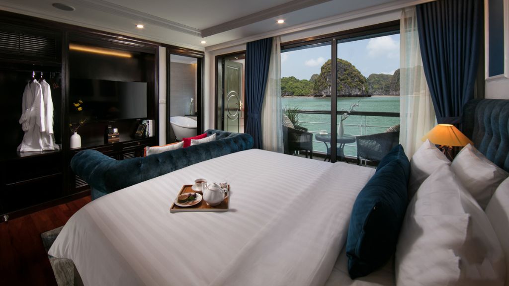 Du thuyền Le Theatre Lan Hạ