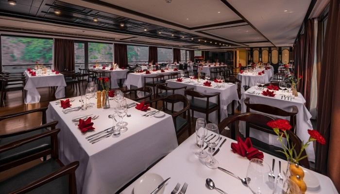 Du thuyền Scarlet Pearl