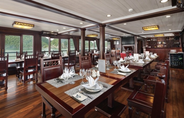 Du thuyền Le Journey