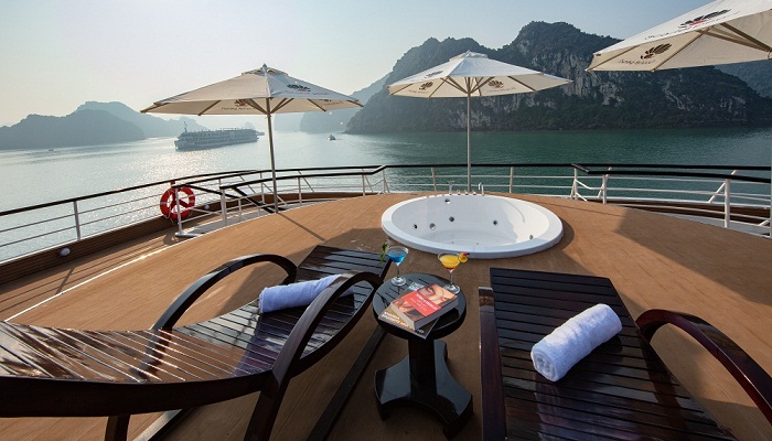 Du thuyền Scarlet Pearl