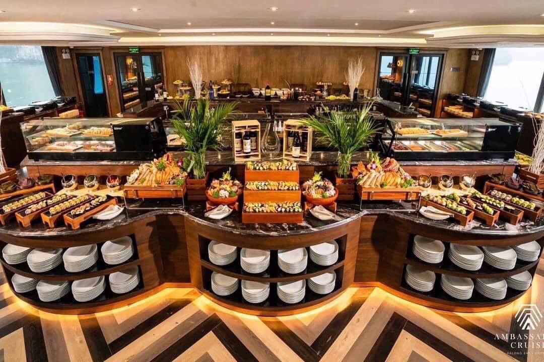 Du thuyền Ambassador Daily