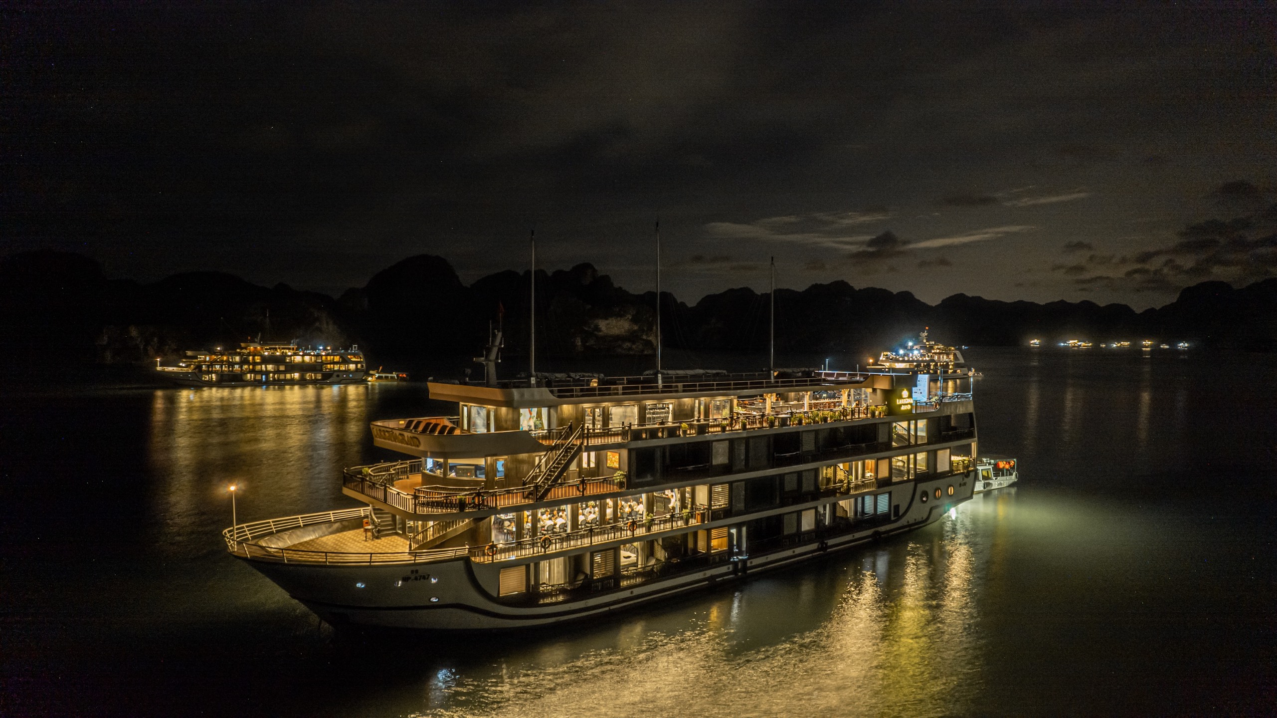 Du thuyền La Regina Grand Lan Hạ