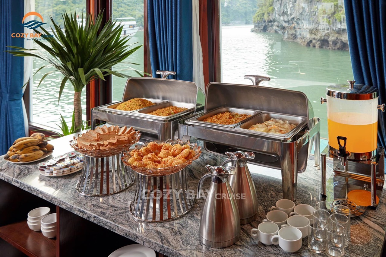 Du thuyền Cozy Bay