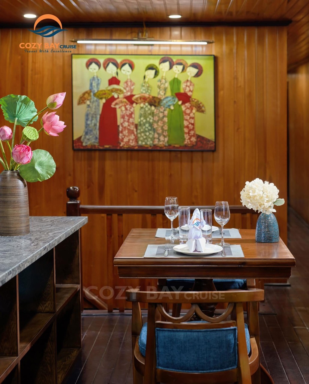 Du thuyền Cozy Bay