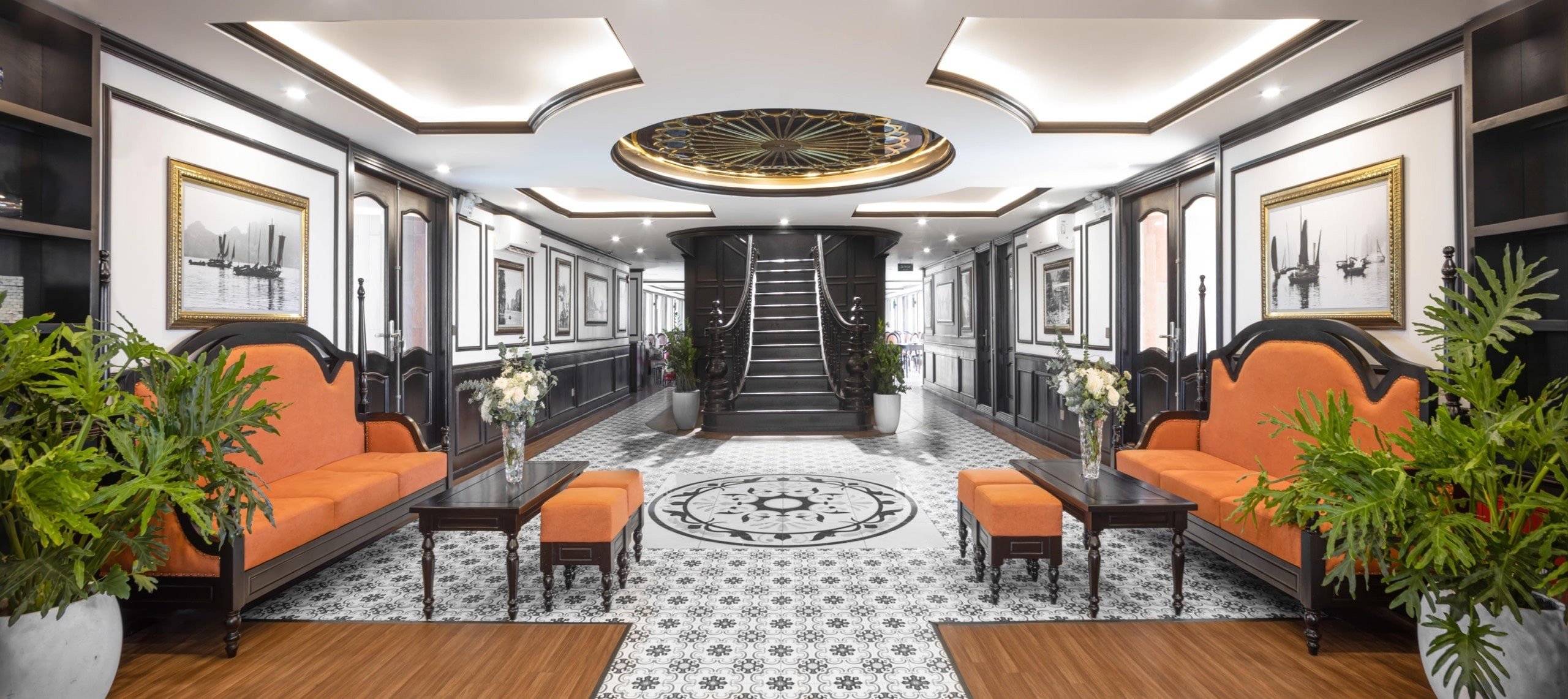 Du thuyền Sea Octupus