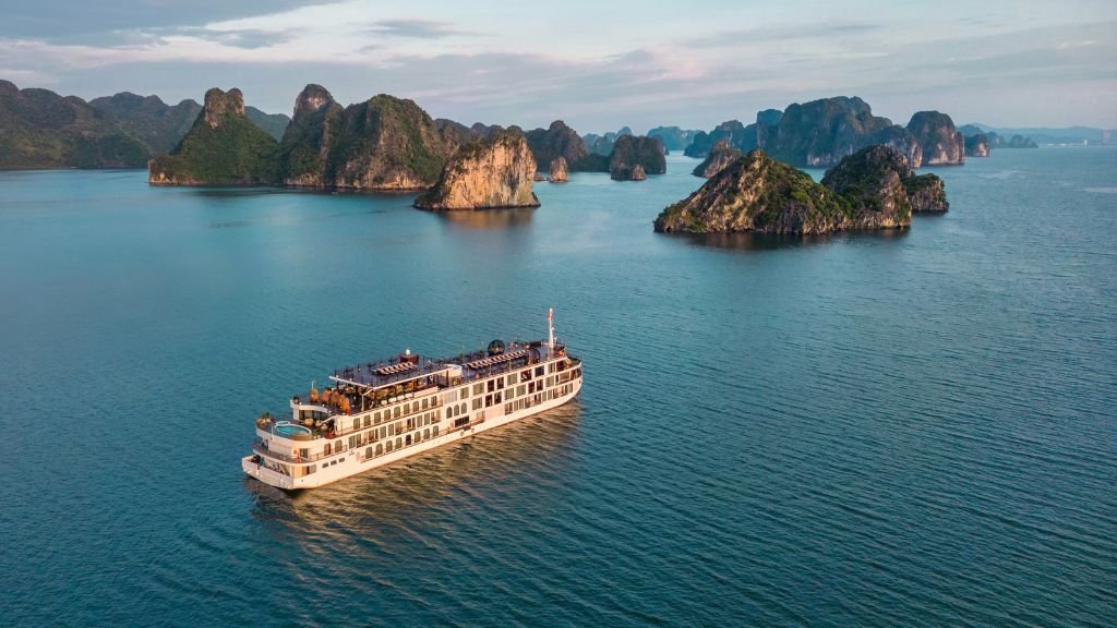 Du Thuyền Indochine Premium