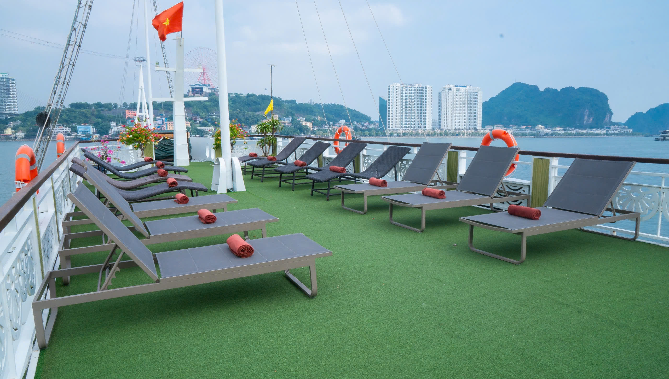 Du thuyền Oriental Sails Hạ Long 3 sao