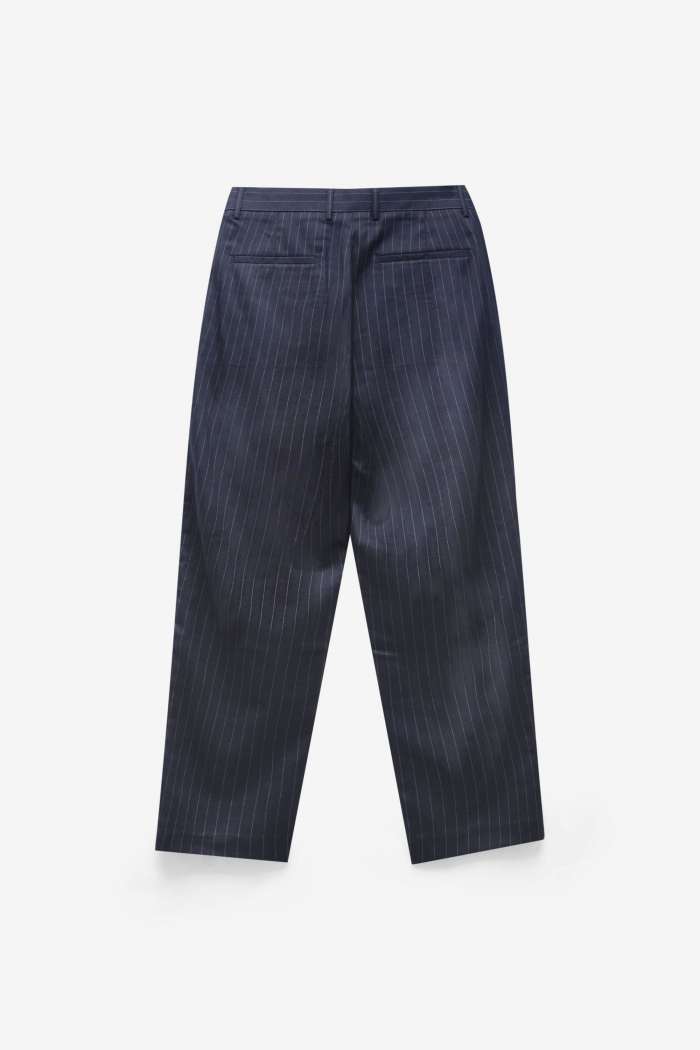 Quần Vải Nam Kẻ Sọc Dọc Form Slim Crop