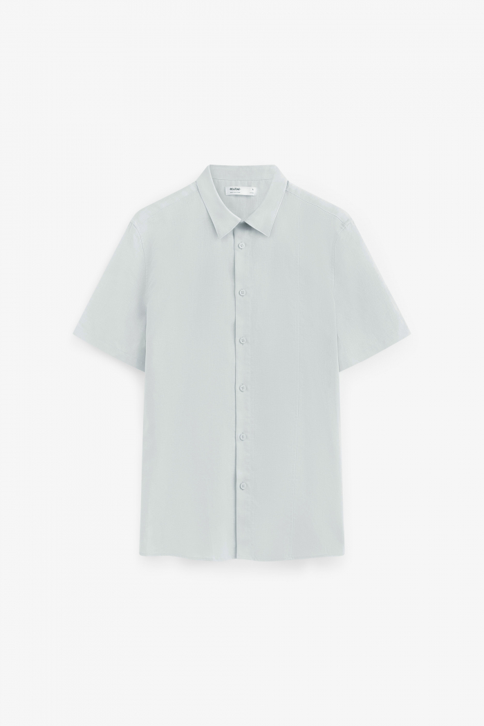 Áo Sơ Mi Nam Tay Ngắn Linen Xếp Ly Trước Form Fitted