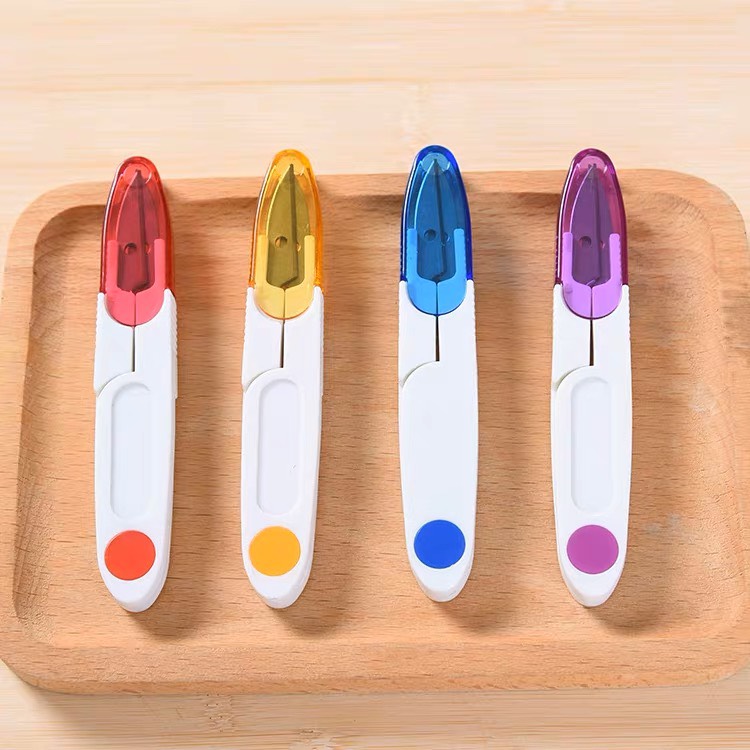 Kéo bấm có nắp đậy