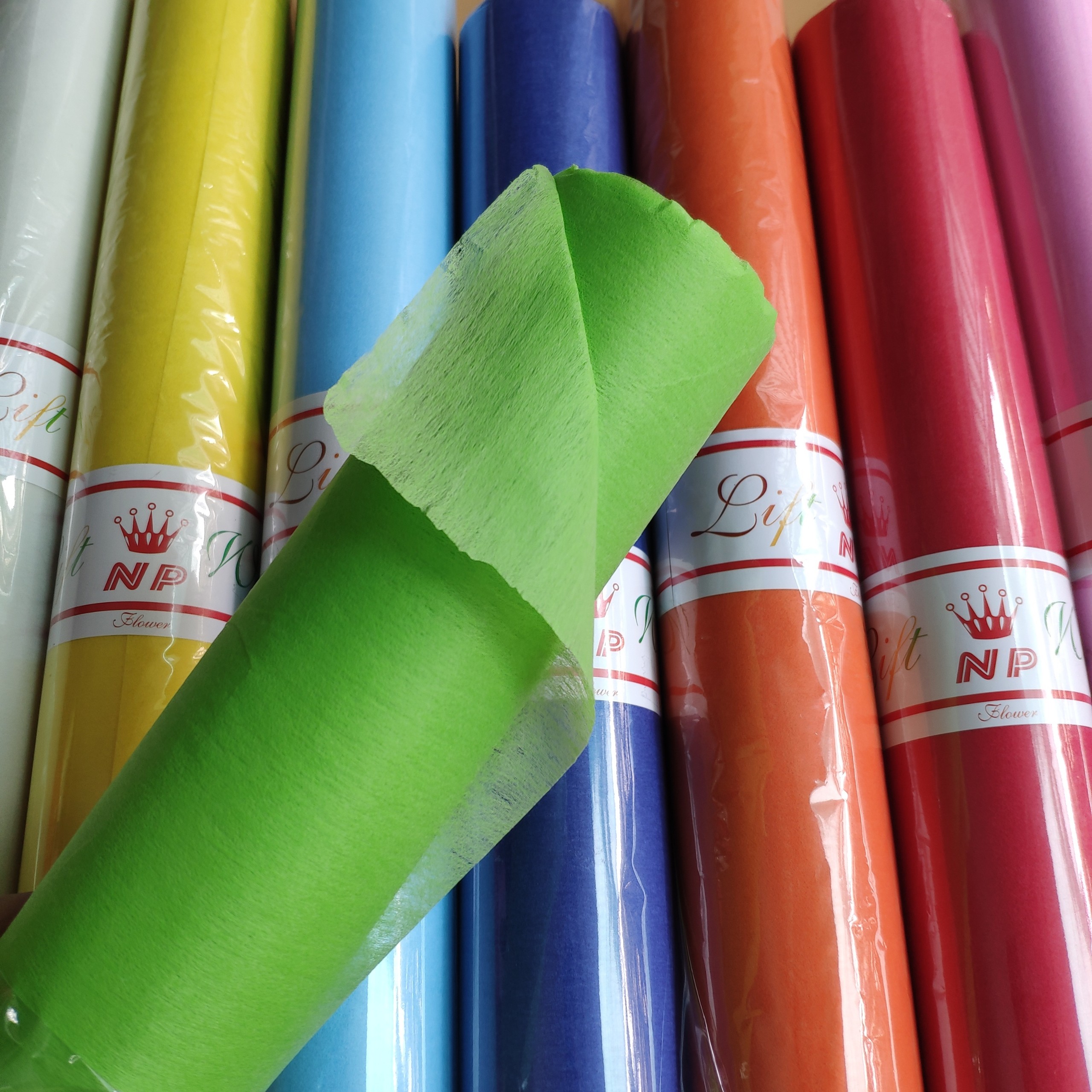 Giấy lụa, giấy vân long gói hoa (cuộn 12 mét)
