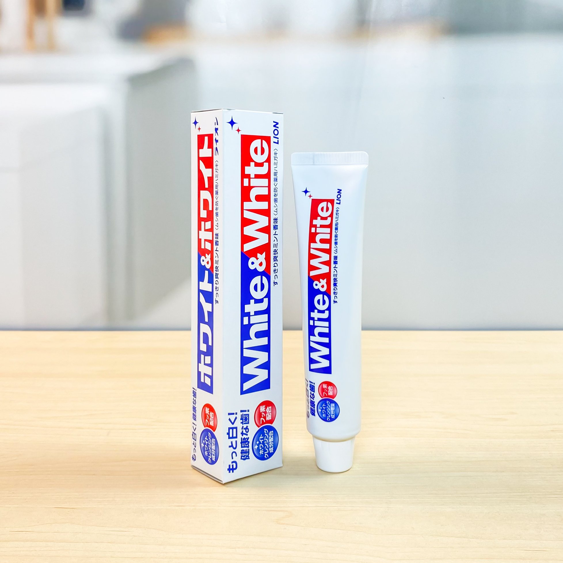 Kem Đánh Răng White & White Nội Địa Nhật Bản 150g