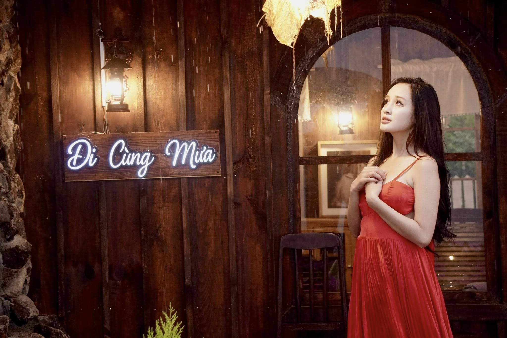 ĐI CÙNG MƯA CÀ PHÊ