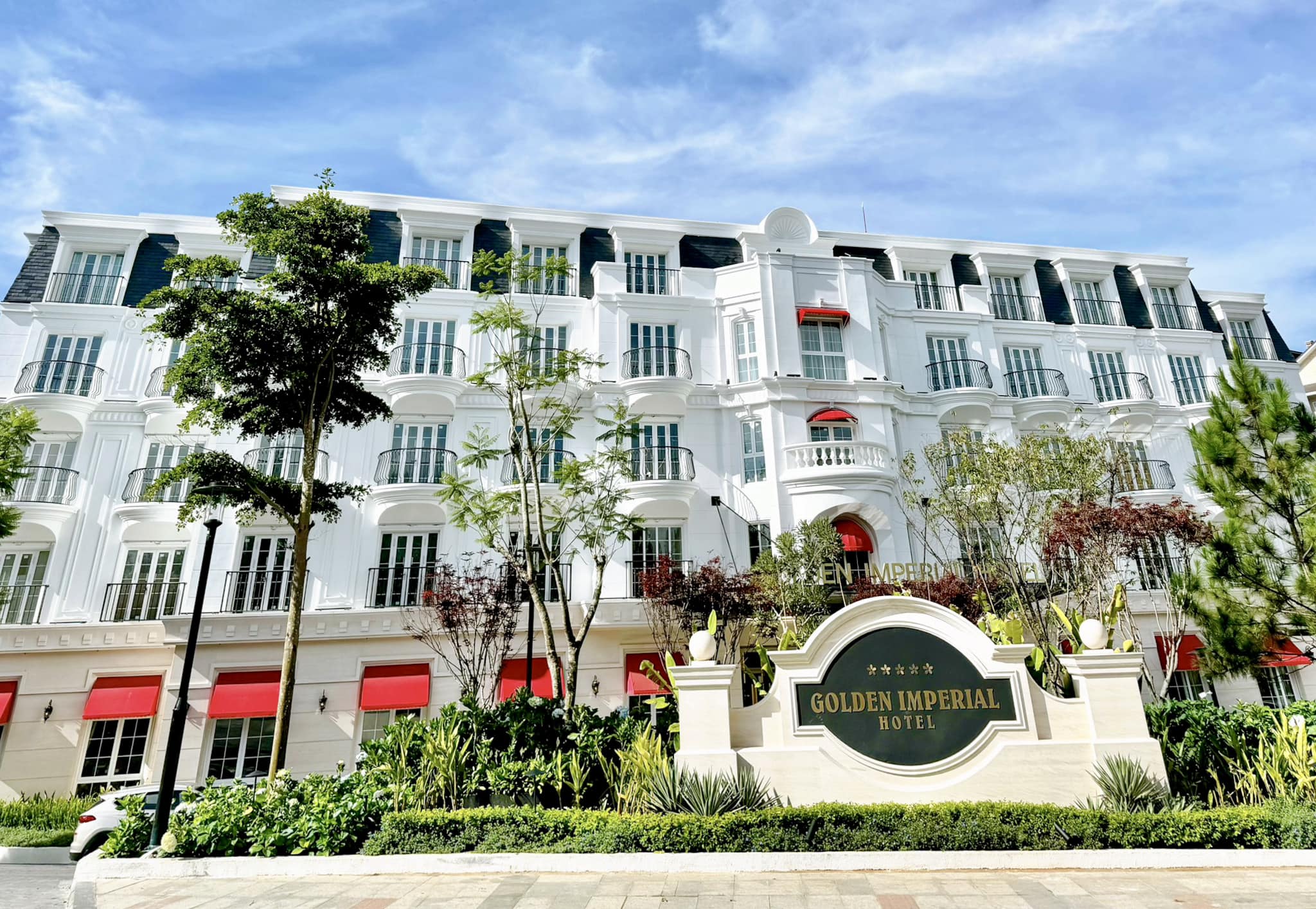 GOLDEN IMPERIAL HOTEL