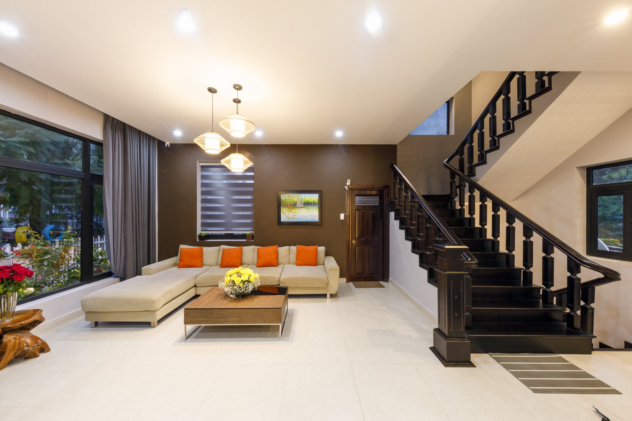 WHITE VILLA