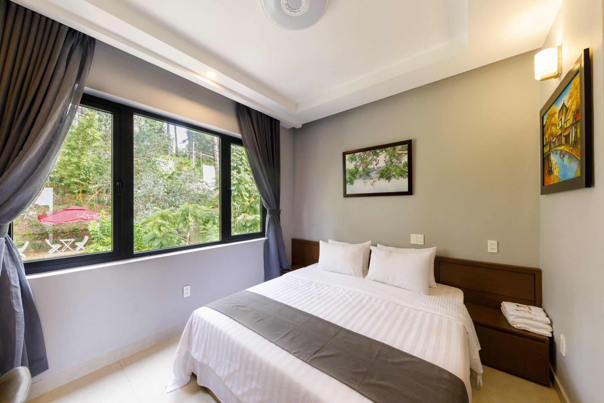 WHITE VILLA