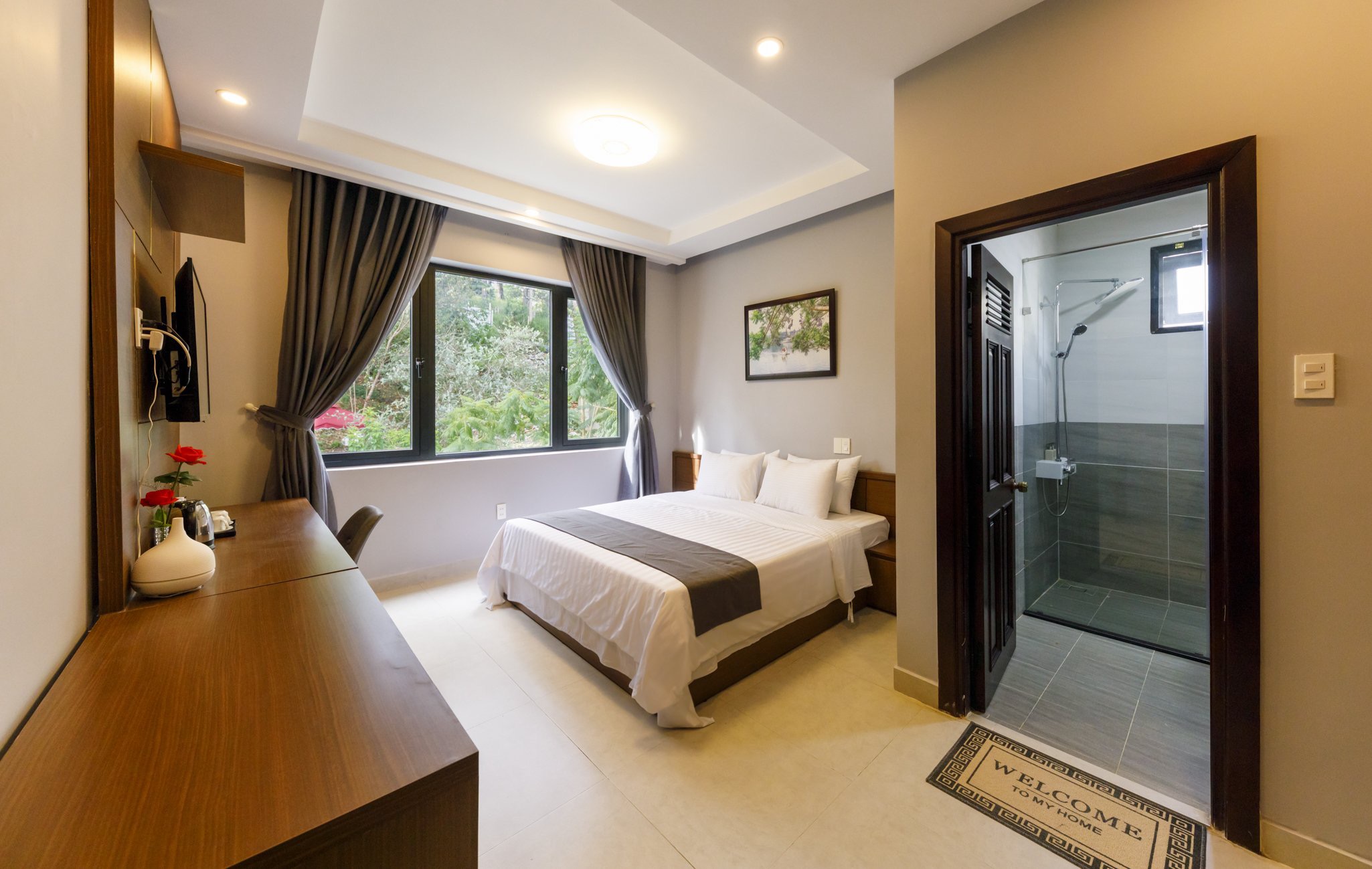 WHITE VILLA