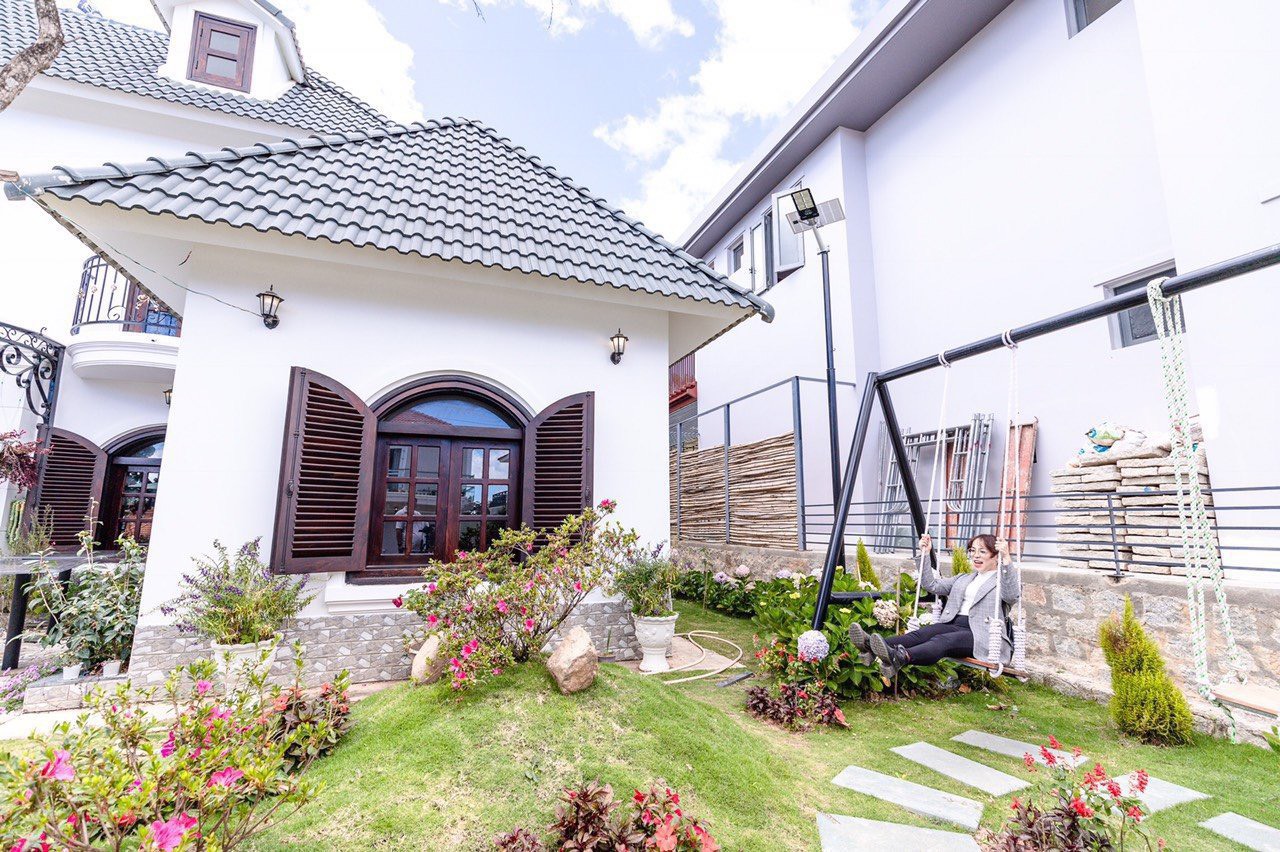 NAM HỒ 8.3 VILLA